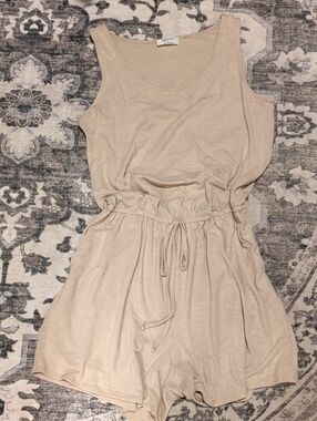 Splendid Beige Sleeveless Drawstring Romper
